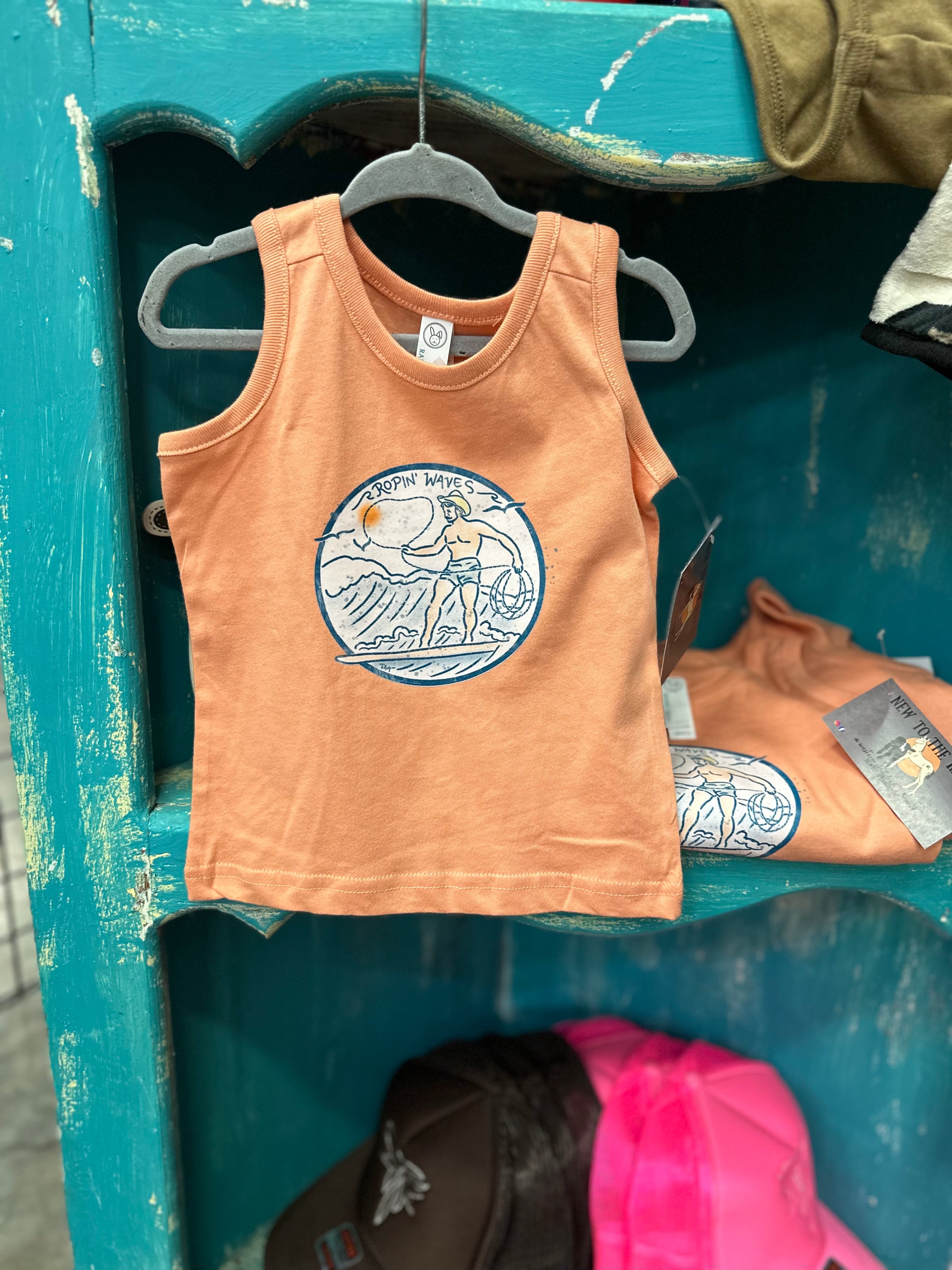 Ropin' Waves Tank
